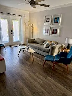 2 bed, 1.0 bath, 900 sqft, $1,950 — Photo 2