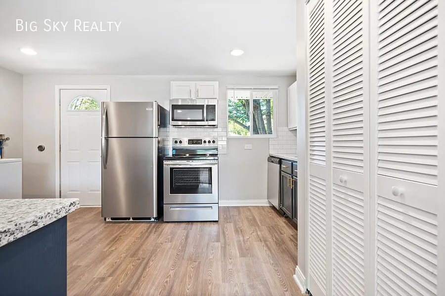 Modern Gahanna Two Bedroom - The Huntley — Photo 2