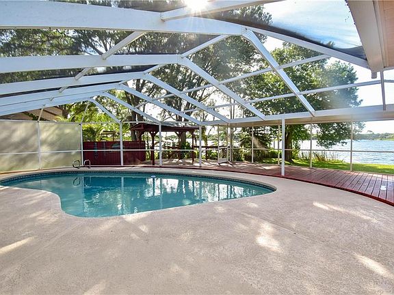 5th image of 3611 Parkway Blvd