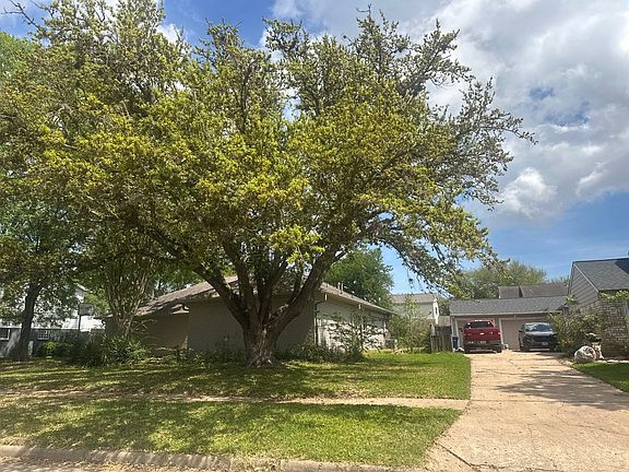 2nd image of 1010 Baronridge Dr