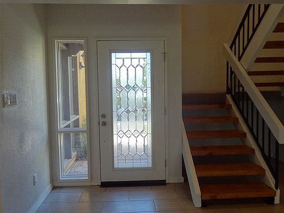 4th image of 800 E Country Club Dr Unit 12