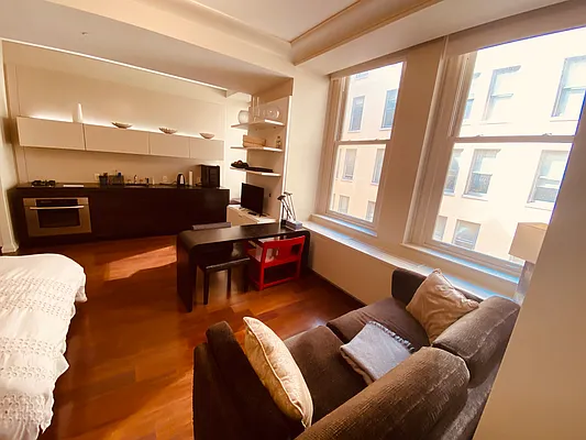Rented by Metropolis Real Estate of Manhattan | media 10