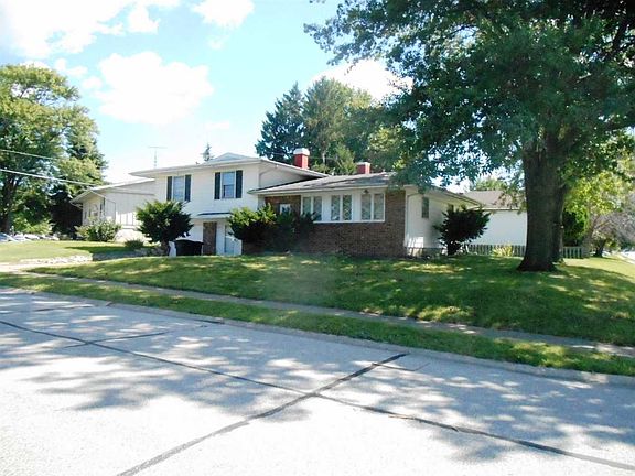 2nd image of 2201 Yount St