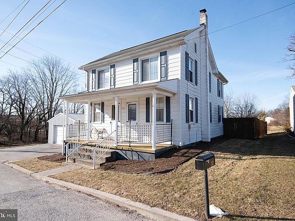 4th image of 223 S Water St