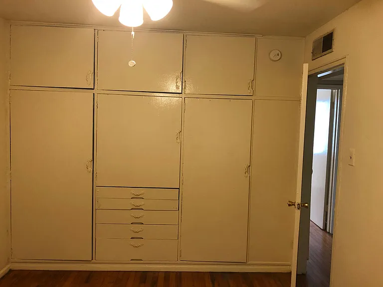 1043 Carlisle St — Photo 10