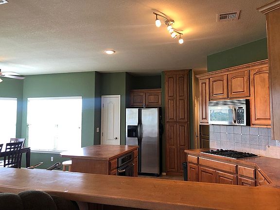 4th image of 2502 Pheasant Dr
