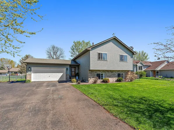 615 W 11th St, Rush City, MN 55069