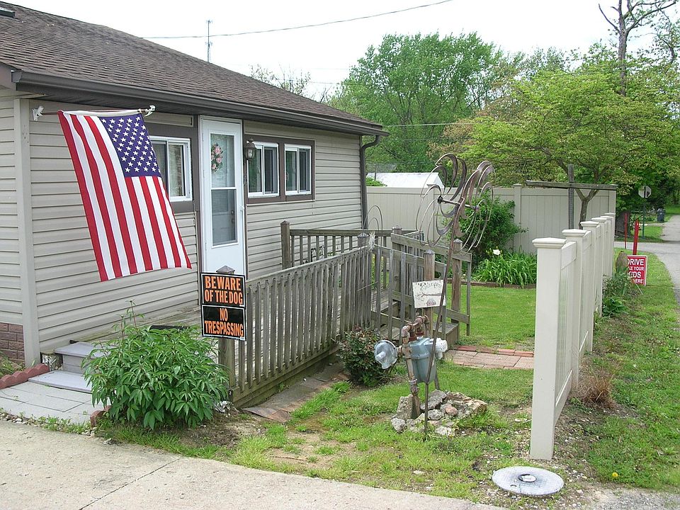 2nd image of 55 5th St