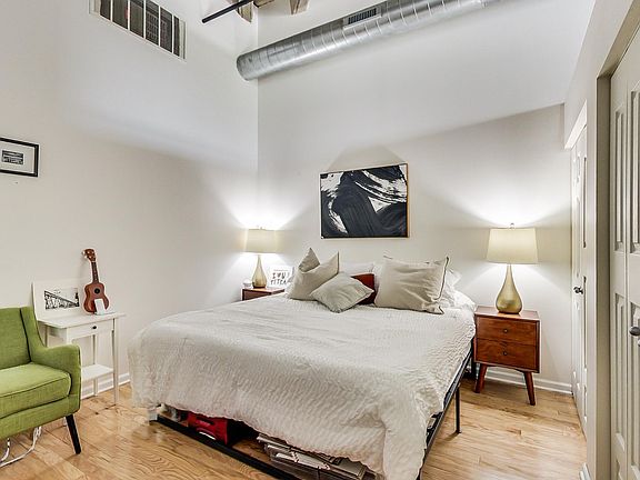 2nd image of 1645 W Ogden Ave #521A