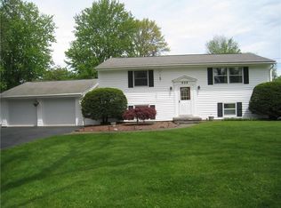 828 Stony Point Rd, Spencerport, NY 14559