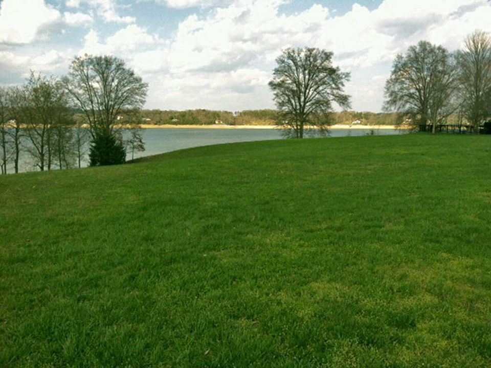 1st image of Shoreline Dr