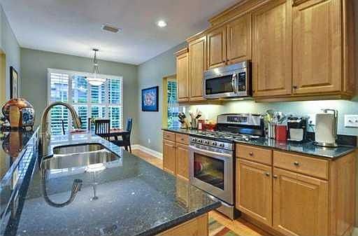 4th image of 318 Sea Island Way