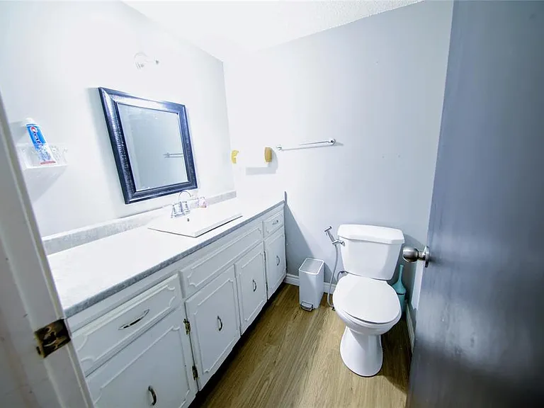 883 Assiniboine Cres — Photo 13