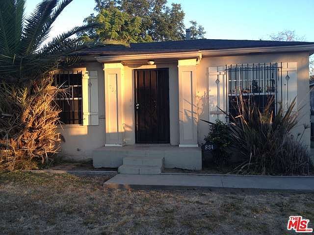 2nd image of 834 E 95th St