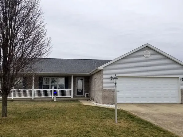 505 Pheasant Run Rd, Tuscola, IL 61953