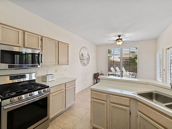 3rd image of 78938 Waterford Ln