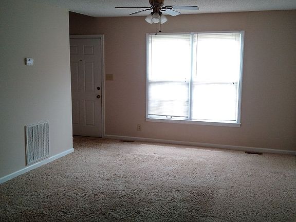 3rd image of 739 Spees Dr