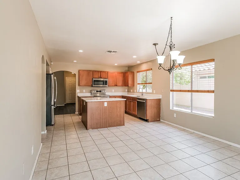 12649 W Shaw Butte Dr — Photo 7