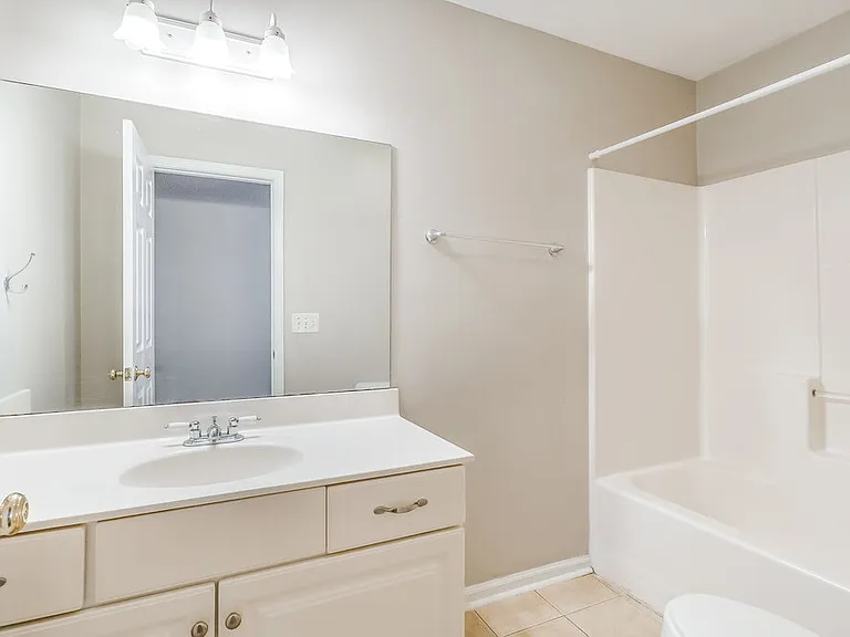 2137 Aberdeen Cir — Photo 15