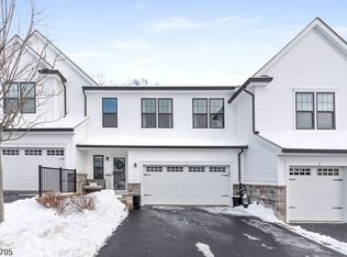 4 White Aster Ct, Hackettstown, NJ 07840