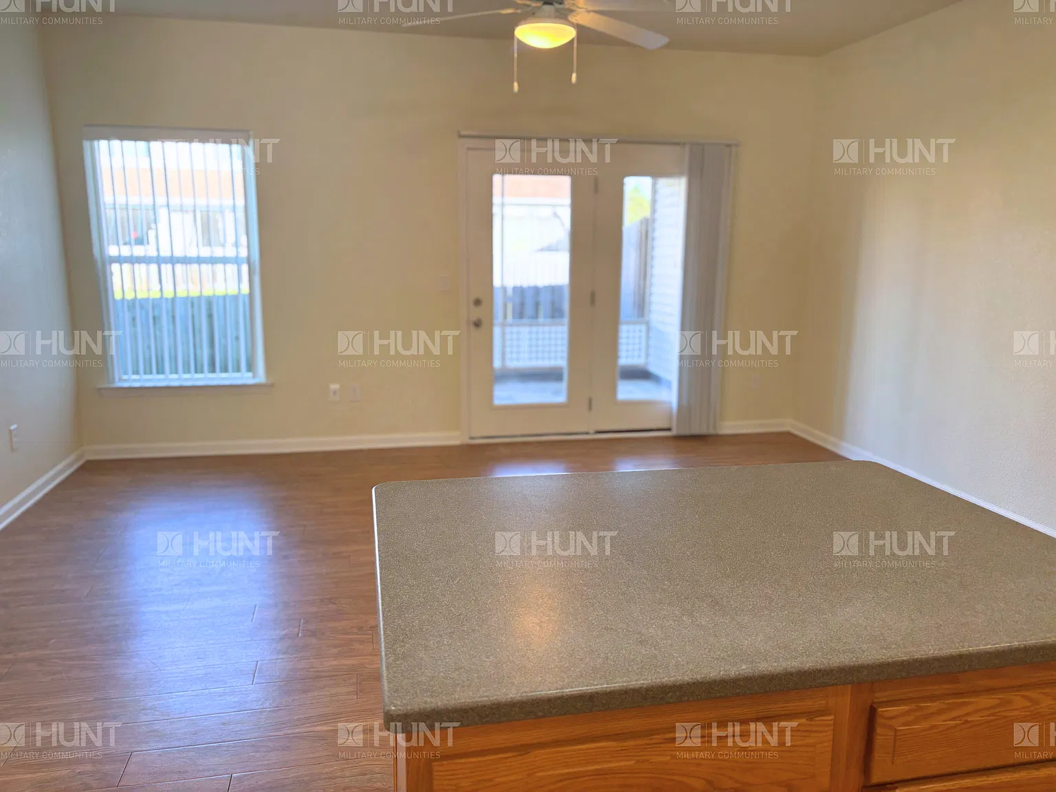 4 bed, 2.5 bath, 1942 sqft, $2,502 — Photo 4