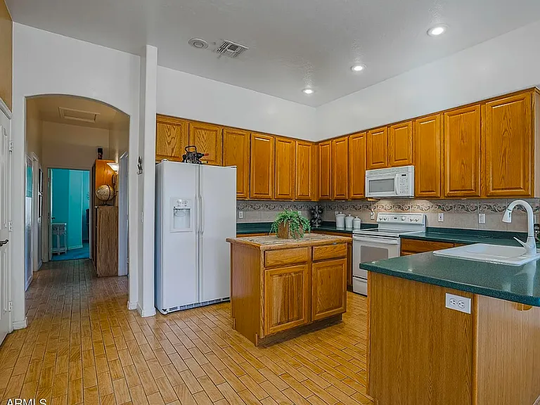 9565 E Princess Dr — Photo 2
