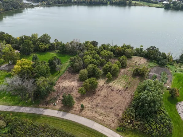 Wintermute Ln, Morris, MN 56267