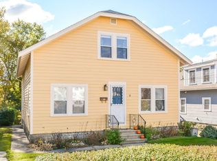 10 Perkins St, Amesbury, MA 01913