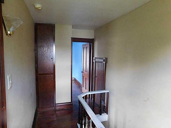 5th image of 347 Washington Ave