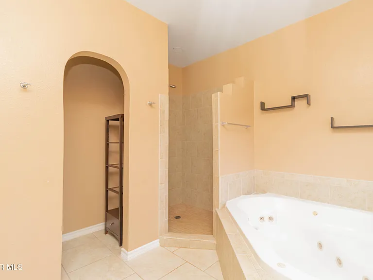 4744 Excalibur Dr — Photo 37