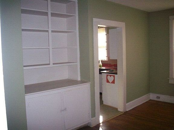 4th image of 225 Floral Ave