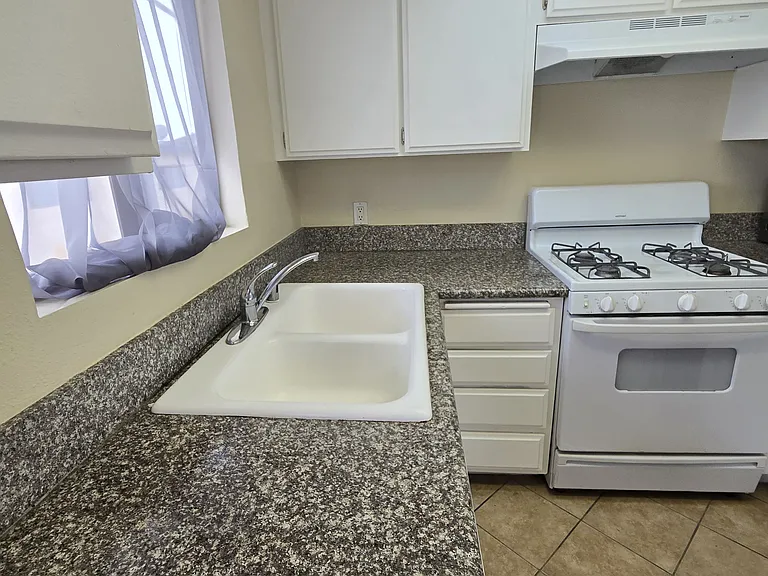 1220 S Leland St #3 — Photo 2
