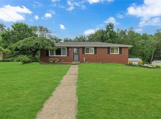 165 Crandon Cir, Beaver, PA 15009