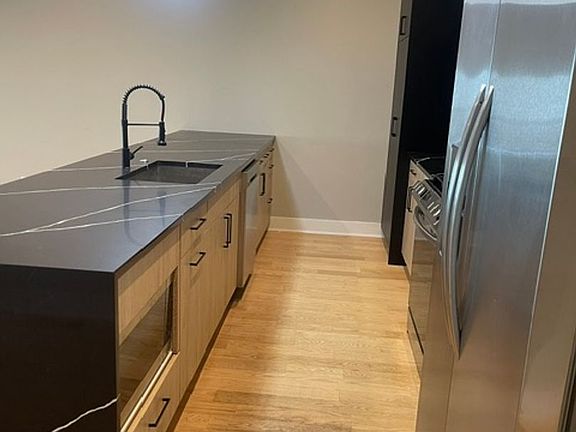 4th image of 1427 N Sedgwick St #1