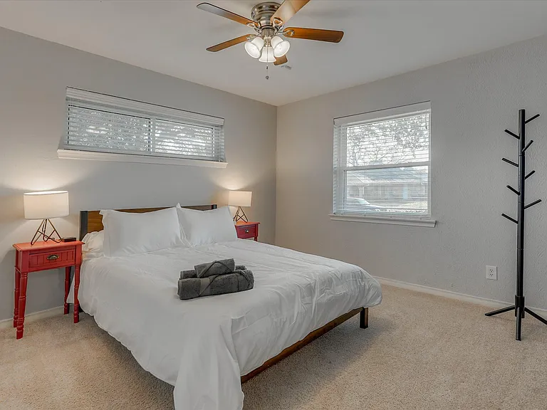 1425 Mayfield Ave — Photo 24