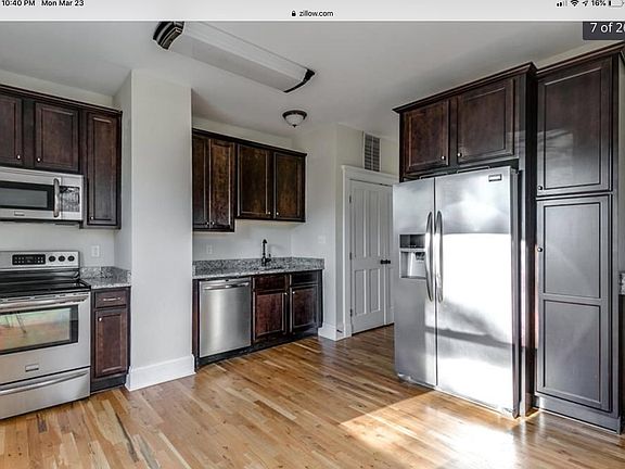 4th image of 3515 E Clay St #B