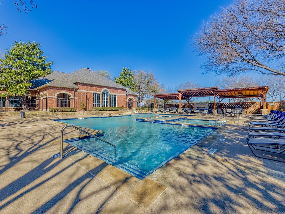 Reserve your address in our luxury apartment community, in a prime location.