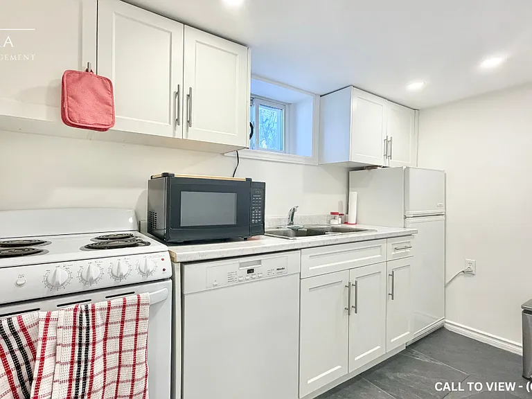37 Ash Cres #2 — Photo 2