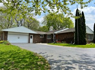 1884 Meadowview Ave, Kankakee, IL 60901