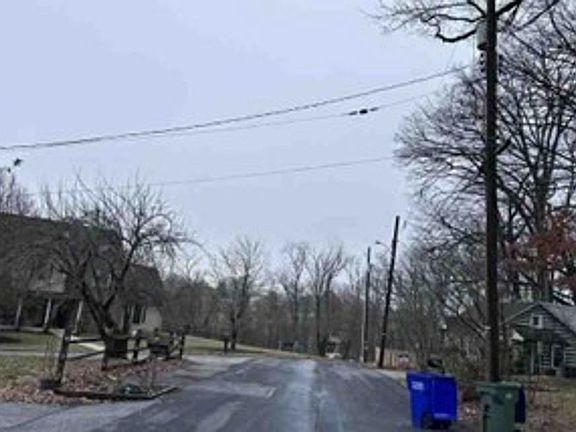 Exterior Neighborhood (street photo)