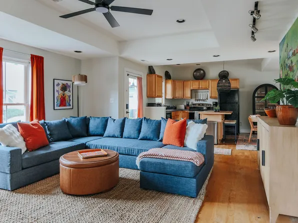 206 5th St SW APT F, Charlottesville, VA 22903