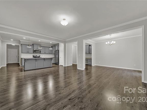 4th image of 441 Tayberry Ln