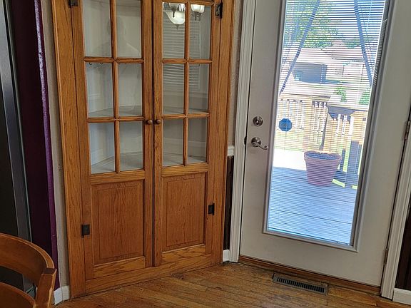 4th image of 214 Boyd Ave