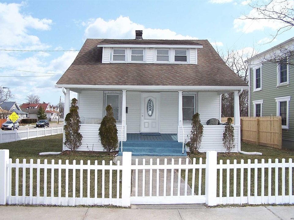 1st image of 81 Bay Ave