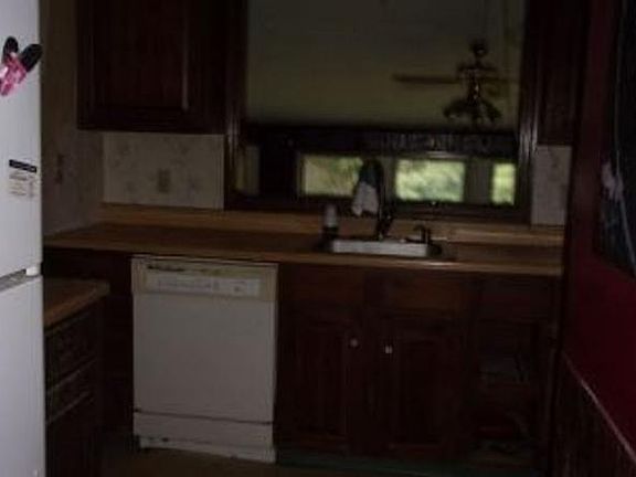 3rd image of 7 Marion Blvd