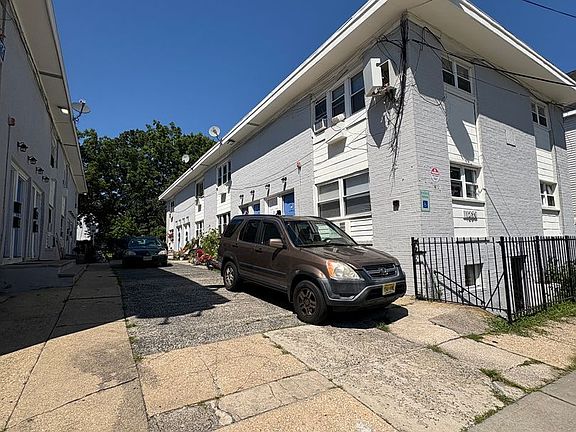 2nd image of 1239 Washington Ave APT 8