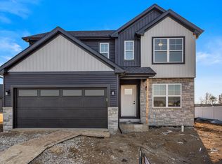 3 Kirby Cir, Monticello, IL 61856