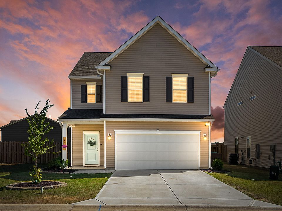 1st image of 741 Manitou Cir