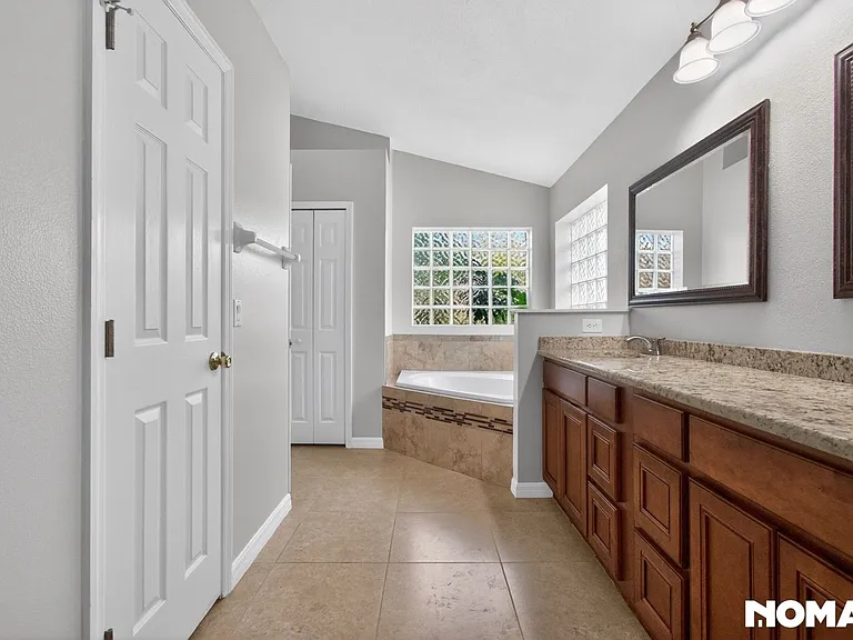 2190 Weatherly Ave — Photo 6