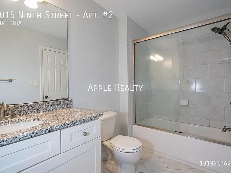 1015 9th St #2 — Photo 21